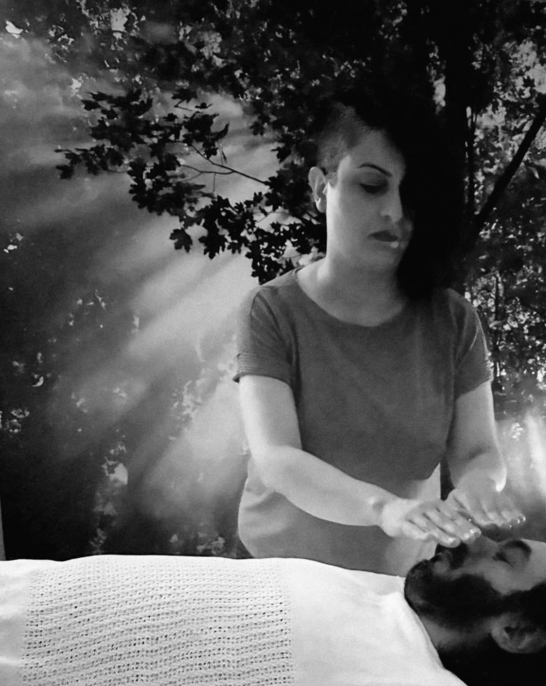 A Reiki session in progress